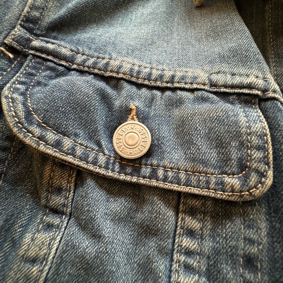 Sisley vintage Denim jacket. Small. Great condition. Very flattering Jean jacket - Picture 4 of 12